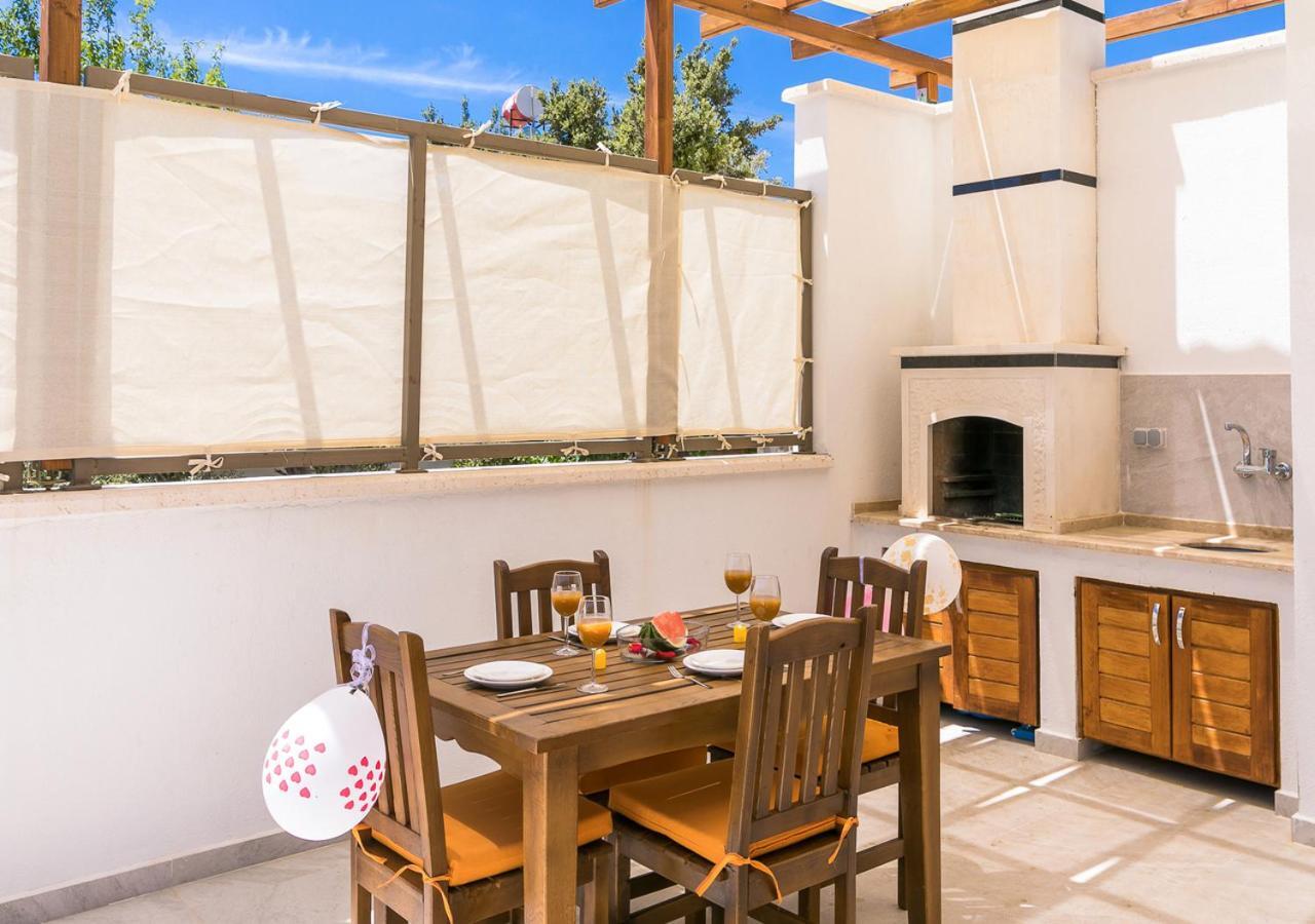 Villa 2 Sleeps 4 Isolated Honeymoon-Villa Sardunya คาช ภายนอก รูปภาพ