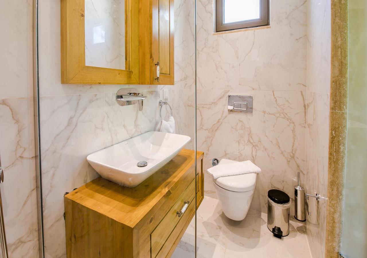 Villa 2 Sleeps 4 Isolated Honeymoon-Villa Sardunya คาช ภายนอก รูปภาพ